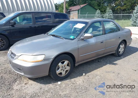 2000 Honda Accord 3.0 Ex from USA, damaged, VIN 1HGCG1656YA076623